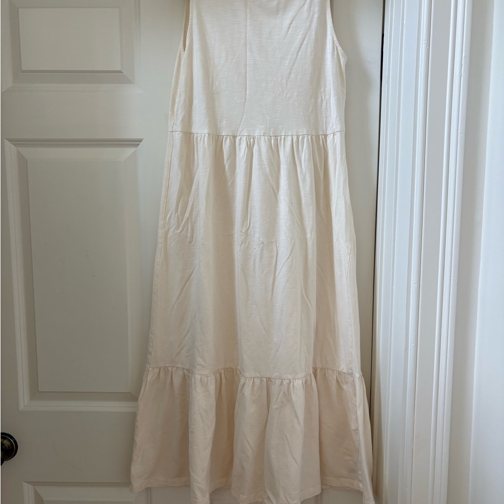 Old Navy Cream Crewneck Tank Top